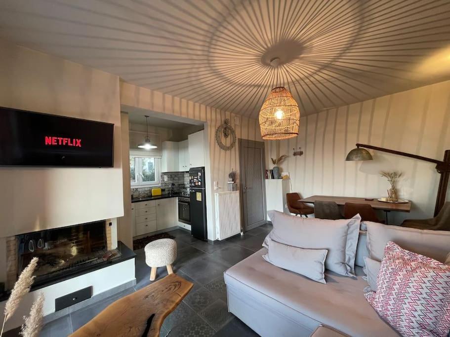 Pampas Seafront Villa, 6 Bedrooms, North Evvoia Kanatádhika 외부 사진