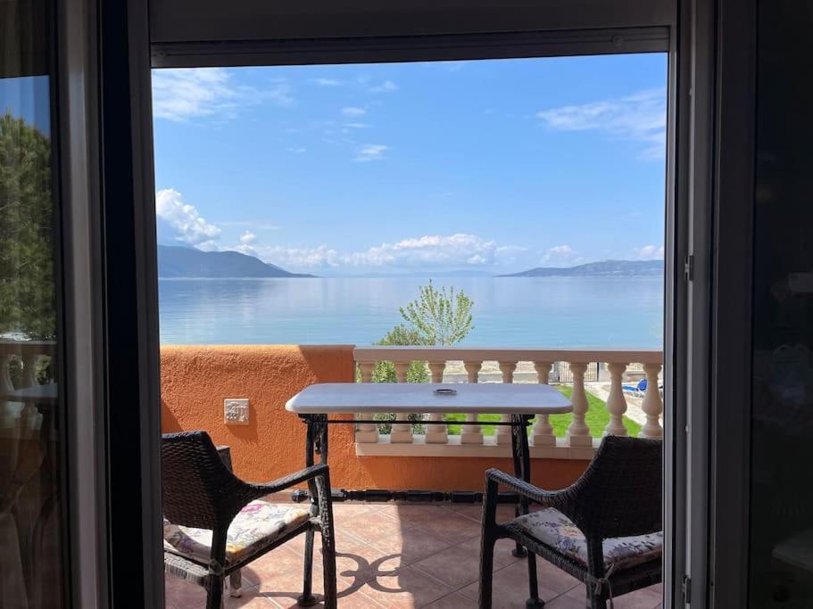 Pampas Seafront Villa, 6 Bedrooms, North Evvoia Kanatádhika 외부 사진