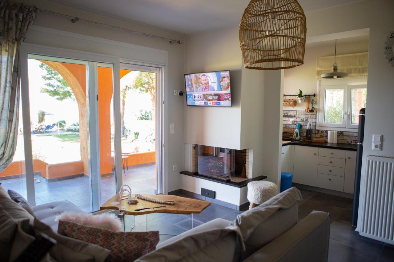 Pampas Seafront Villa, 6 Bedrooms, North Evvoia Kanatádhika 외부 사진