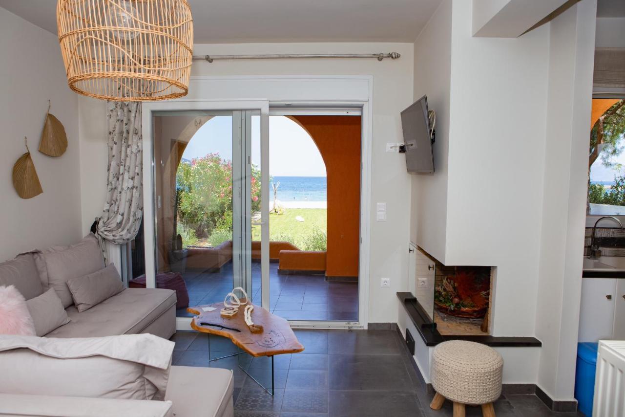 Pampas Seafront Villa, 6 Bedrooms, North Evvoia Kanatádhika 외부 사진