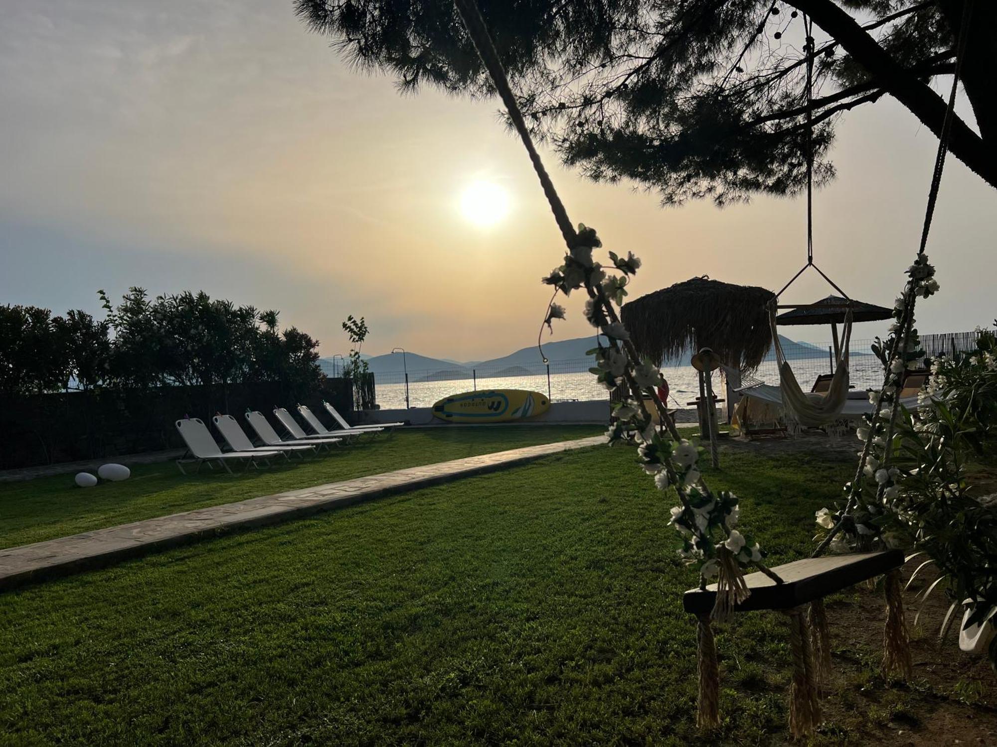 Pampas Seafront Villa, 6 Bedrooms, North Evvoia Kanatádhika 외부 사진